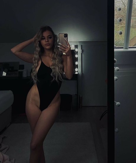 ellenofficial model sex photo