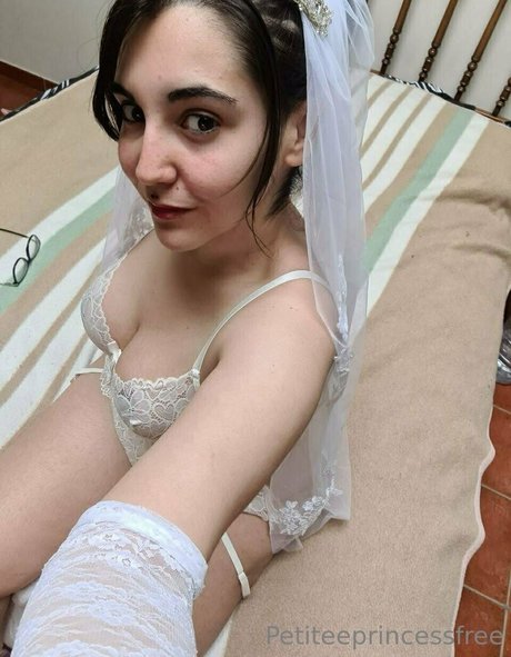 petiteeprincessfree porn star img