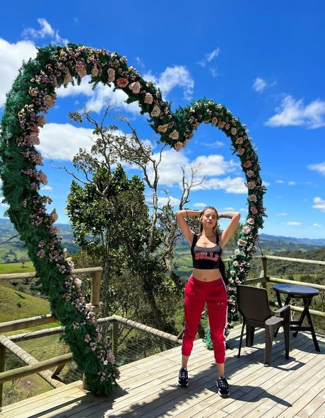 cinthyarod erotic star photo