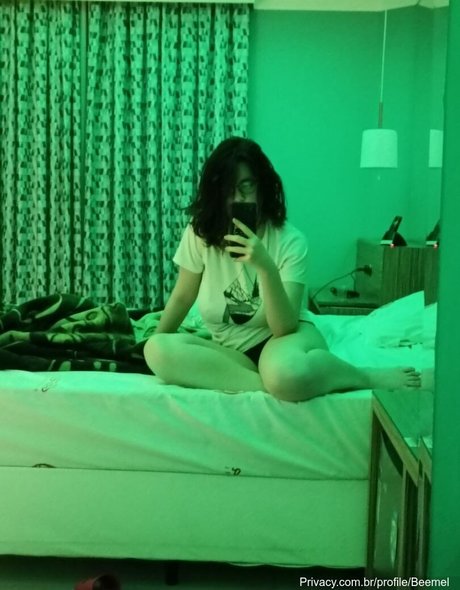 Abeia Mel beautiful model photo