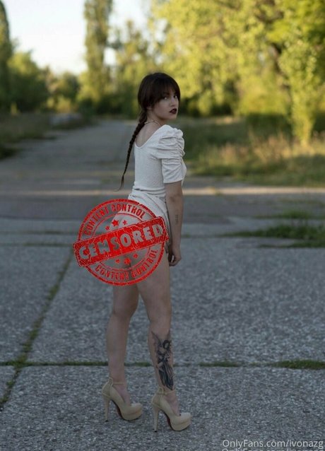 Ivonazg adult model photo