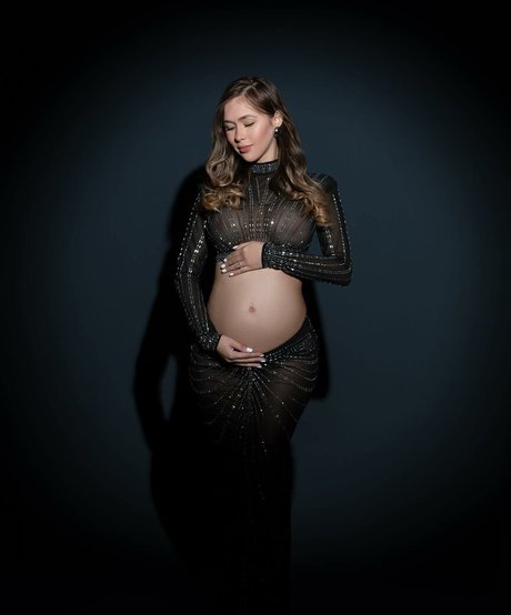 Marijose De Gouveia beautiful star images