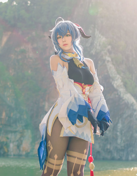 ritheania c sexy model pics