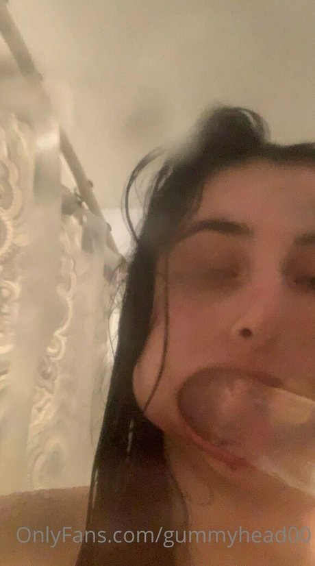 gummyhead00 naked model photos