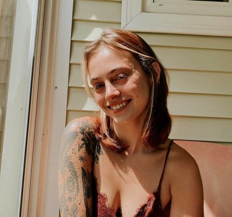 Garlyn DaSilva nudes actress galleries