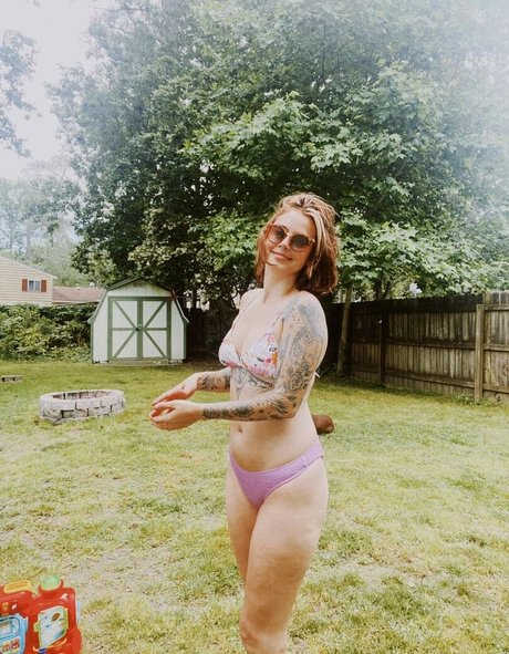 Garlyn DaSilva model free img