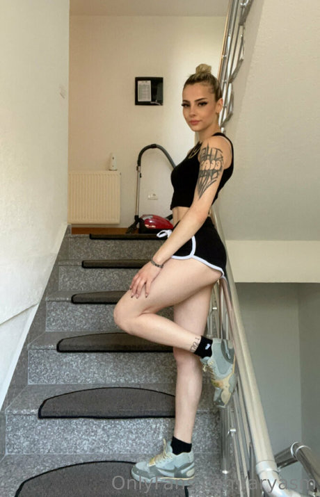 aryasm sexy model photos