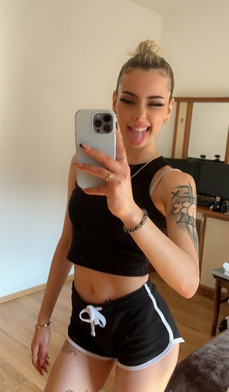 aryasm model high quality images