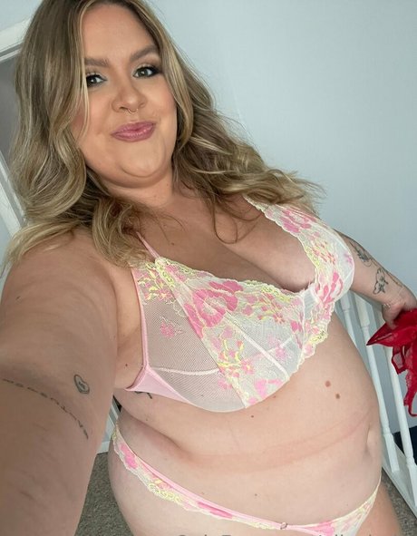 ellesbelly beautiful star images