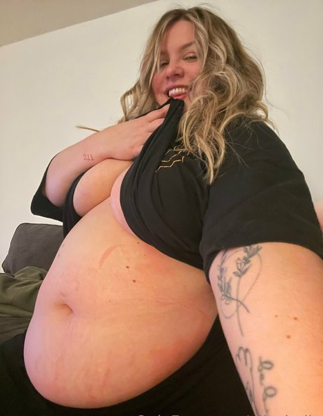 ellesbelly nudes star pics