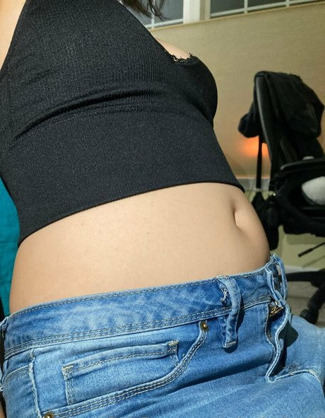 asianbellygirl model top photos