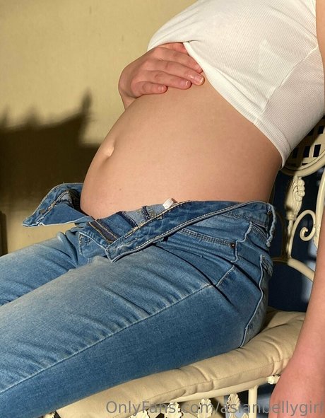 asianbellygirl star pornographic image