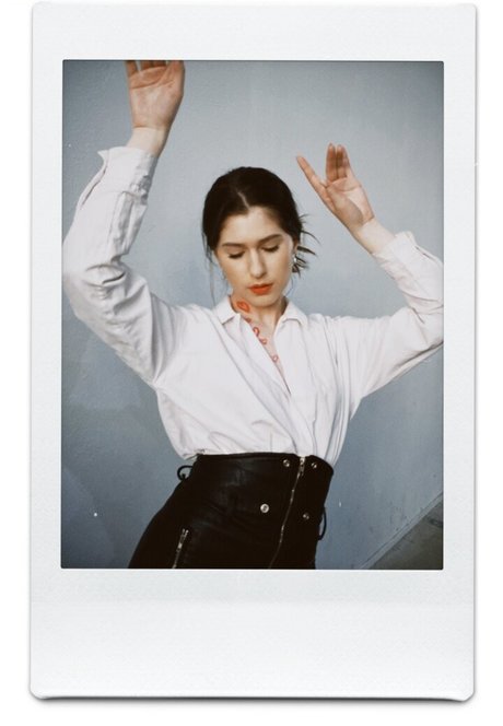 Hot Pearl model high quality image