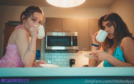 chlobodyyy star nude gallery