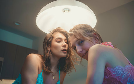 chlobodyyy sex star gallery