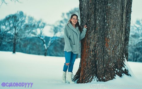 chlobodyyy hd actress gallery