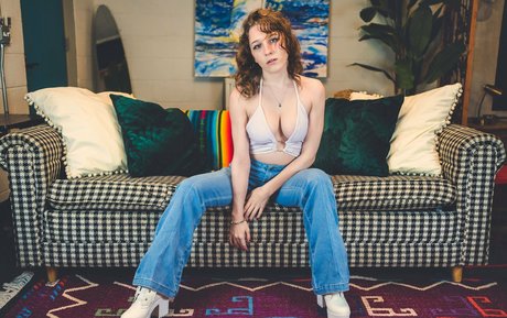 chlobodyyy pretty pornstar pics