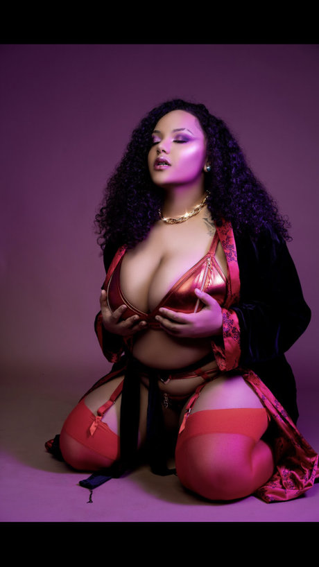 M SE 5 Promo Exclusive Content top model pic