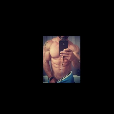 Muscledaddy0713 pornstar img