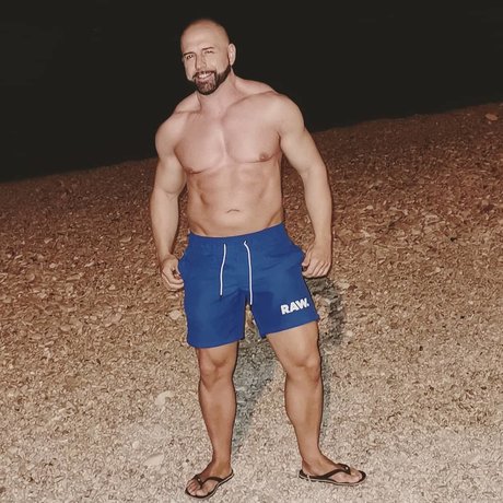 MuscdaddyXL pornstar hot image