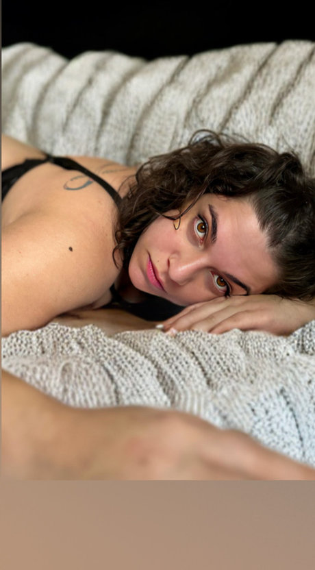 Cari perez model adult image