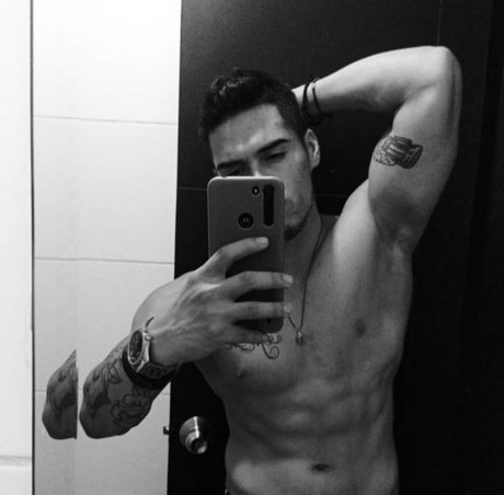 Esteban fit_ nude pornstar photo