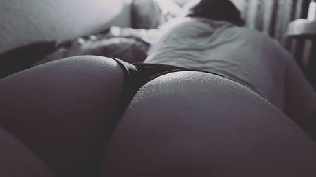 Dutch and Tatted naked star galleries