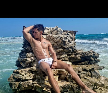 EDD GUERRERO model top img