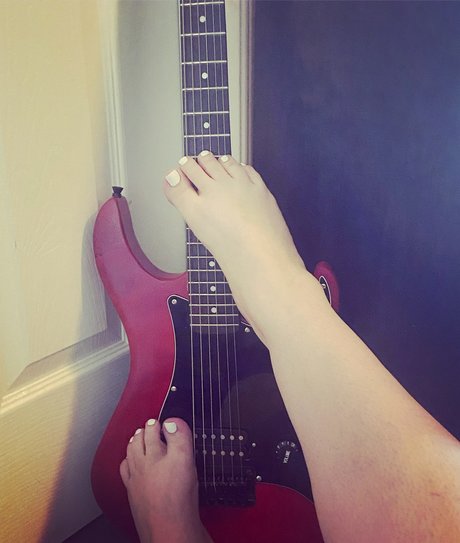 MyFeetAreHereForIt top actress picture