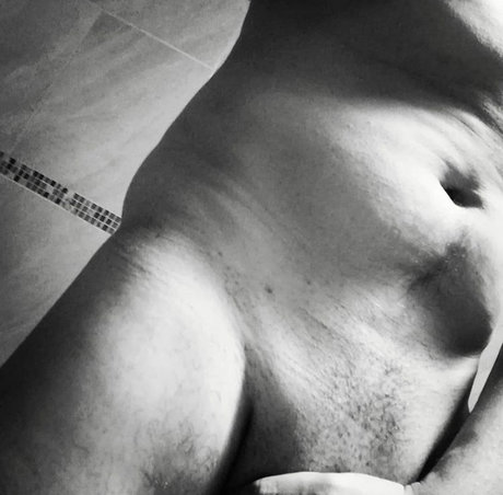 NakedLeon sex pornstar photo