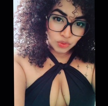 Nadya Esmeralda sexy model pictures