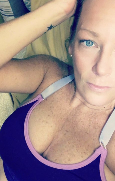 NIAM01 model sex pic