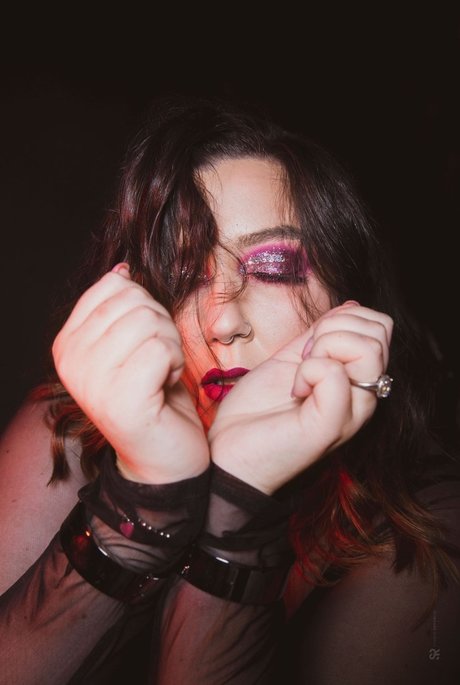 Emza Amour pornstar art photos