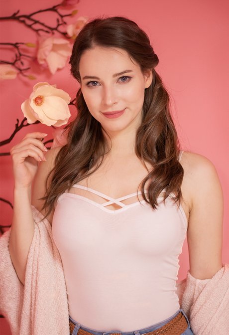 Enji Night pretty pornstar image