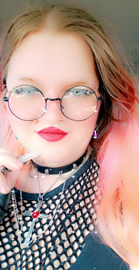 Cursity Darkness star hot photos