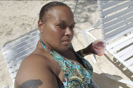 Kisha B model erotic pic