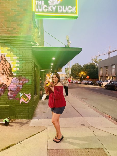 CurvyVixen hd model pic