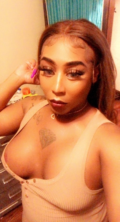 ToxiQ top pornstar photo