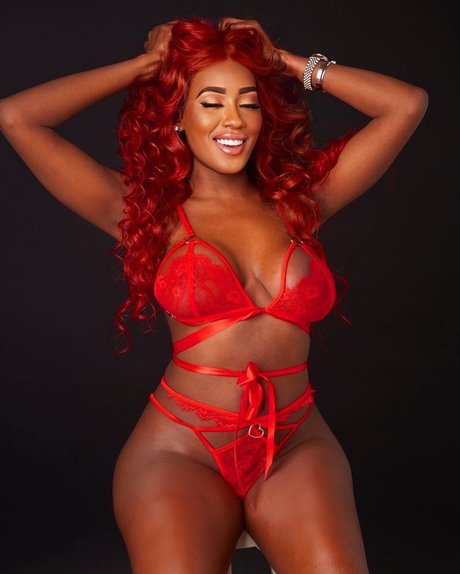 Coco Barbie exclusive model image