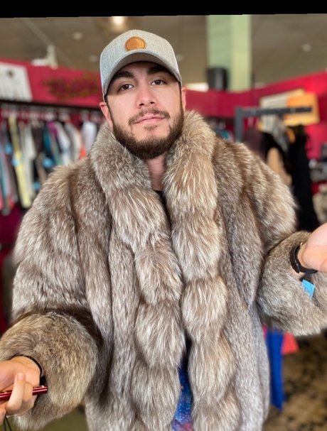 Divine Entertainment nice actress pictures