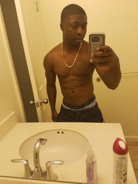 DJ2CRUCIAL nude actress archive