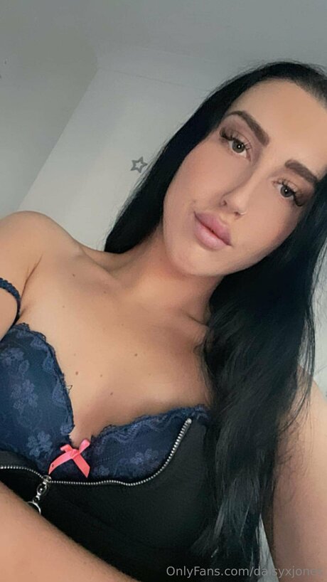 Daisy Jones FREE PAGE_ hd star pictures