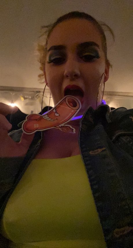 Milky Milfy high quality star image