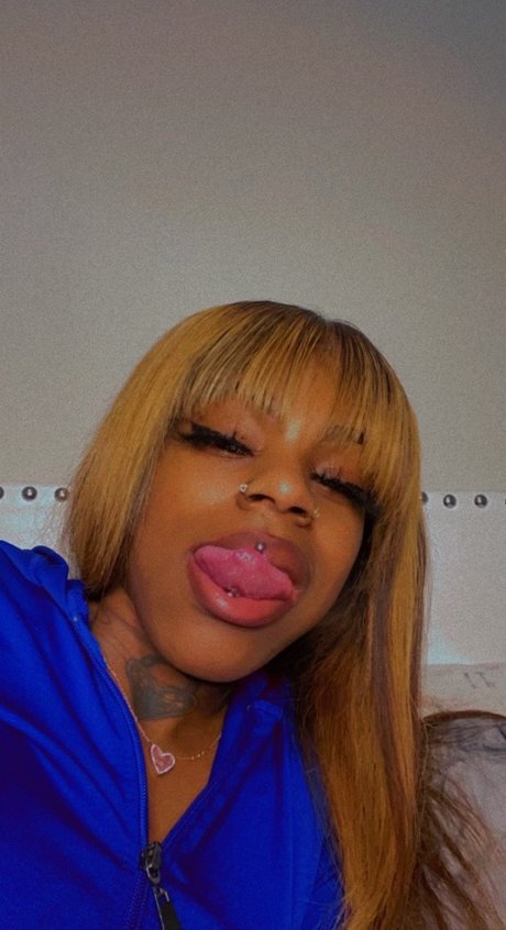 Nameless Freak model best picture