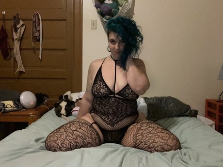 CurvyQueen actress photo