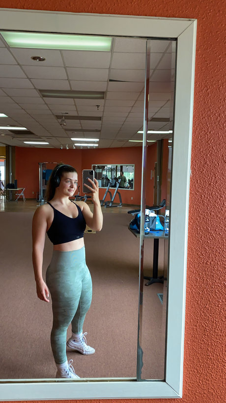 Fitgirl Pay erotic model images