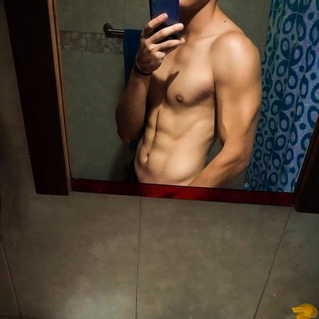 Chris for FREE pornstar exclusive image