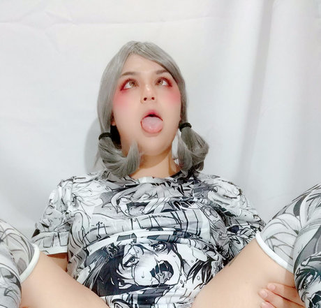 CrissChubbyLEWD hd model pictures