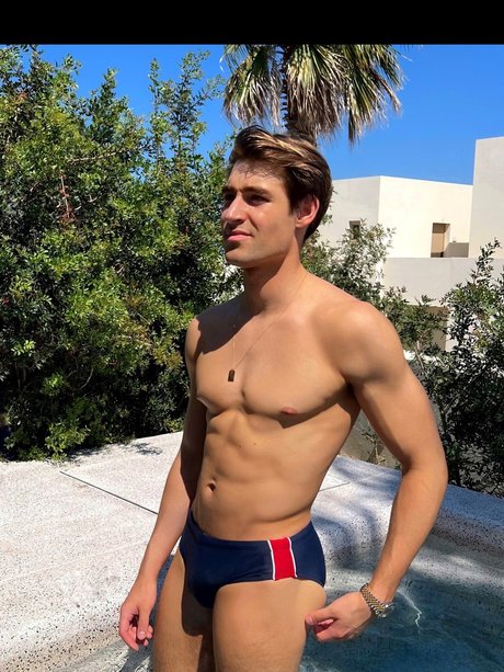 Fit French erotic pornstar img