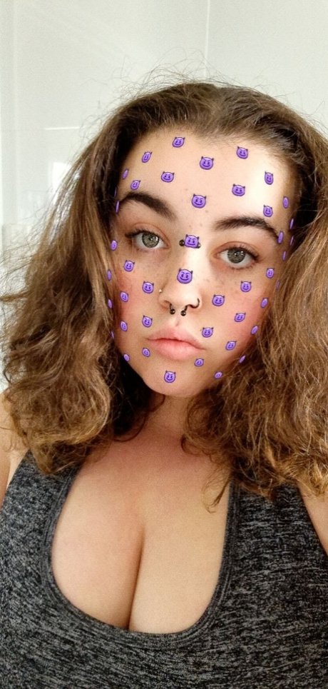 Chonky Goddess_ erotic actress photos